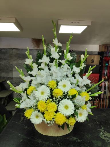 عکس گل فروشی کاغذی