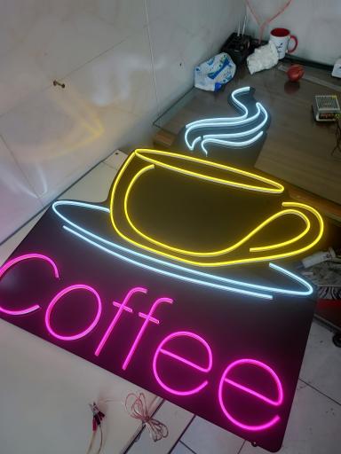 عکس نئون مهدیار 