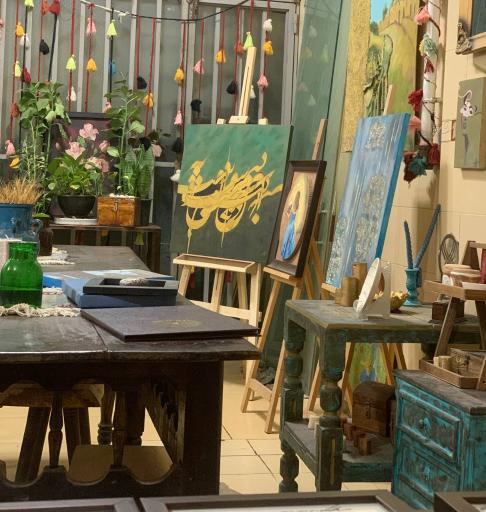 عکس آموزشگاه هنرهای تجسمی منا آذرنوش 