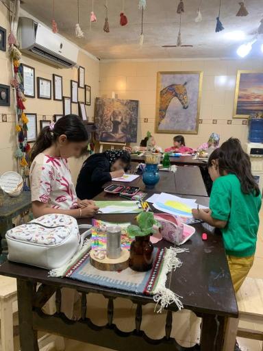 آموزشگاه هنرهای تجسمی منا آذرنوش 