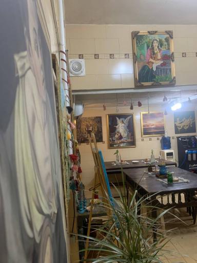 عکس آموزشگاه هنرهای تجسمی منا آذرنوش 