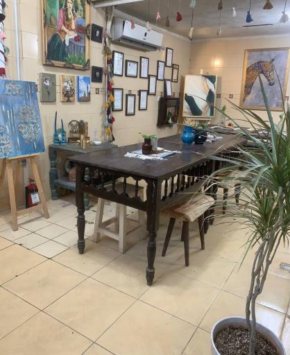 عکس آموزشگاه هنرهای تجسمی منا آذرنوش 