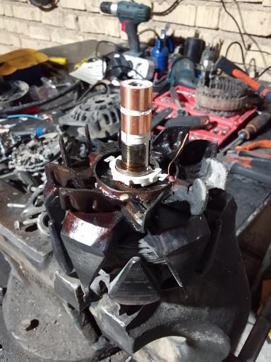 عکس مکانیک و باطری سازی صدرا