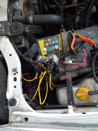 عکس مکانیک و باطری سازی صدرا