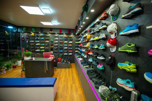 عکس لباس و کفش ورزشی اسپرت لند