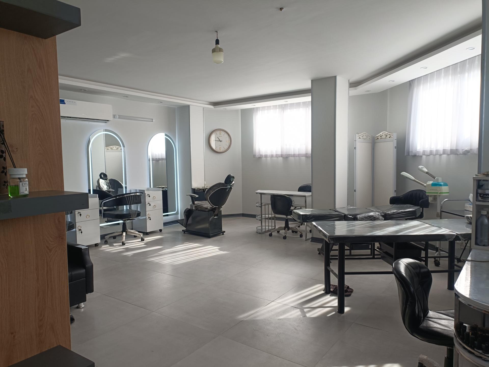 عکس سالن زیبایی دلسانو