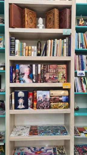 عکس کتاب و شمع سودابه 