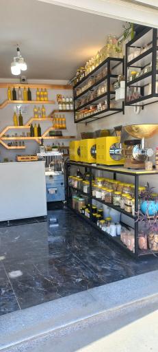 عکس فروشگاه محصولات ارگانیک دهکده