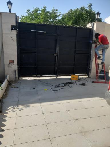 عکس تعمیرات کرکره برقی و جک پارکینگ مهرداد