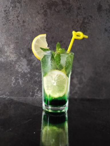 عکس کافه هیچ