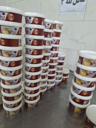 عکس تولیدی فرآورده های کنجدی موذن اردکان