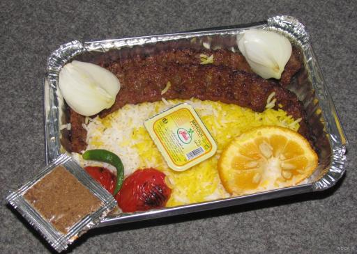 عکس تهیه غذای محمد