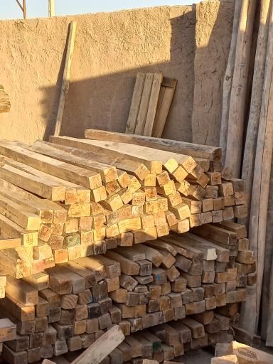 عکس چوب فروشی و پالت سازی کاج