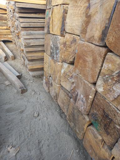 عکس چوب فروشی و پالت سازی کاج