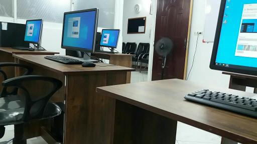 عکس آموزشگاه کامپیوتر و حسابداری اکباتان