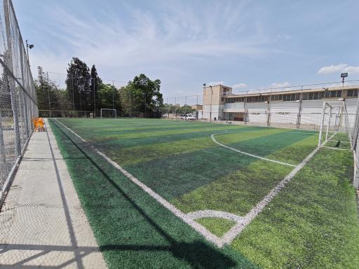 عکس زمین چمن مصنوعی پایانه غرب