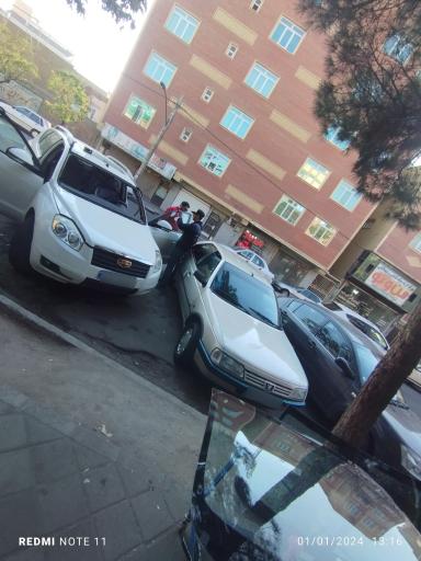 عکس شیشه اتومبیل میثاق