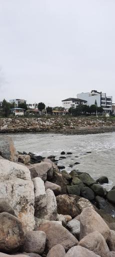 عکس ساحل سنگی کپورچال