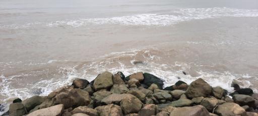 عکس ساحل سنگی کپورچال