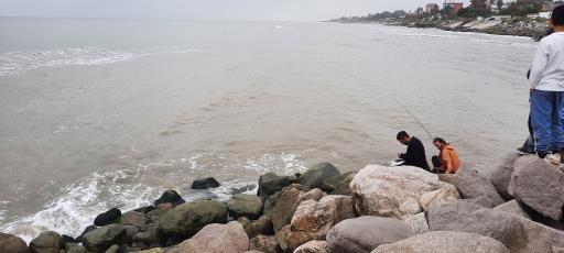 عکس ساحل سنگی کپورچال