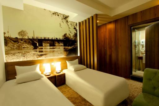 عکس هتل مازرون قائمشهر