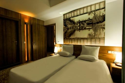 عکس هتل مازرون قائمشهر