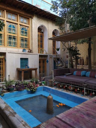 عکس عمارت هفت رنگ