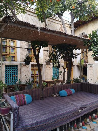 عکس عمارت هفت رنگ