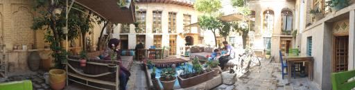 عکس عمارت هفت رنگ