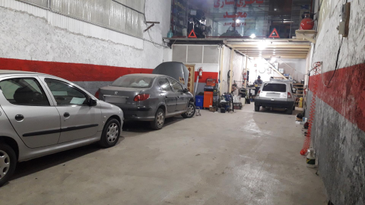 عکس خدمات برق اتومبیل های مدرن