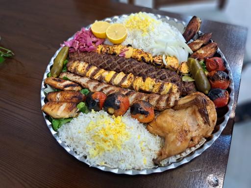 عکس رستوران خودمونی