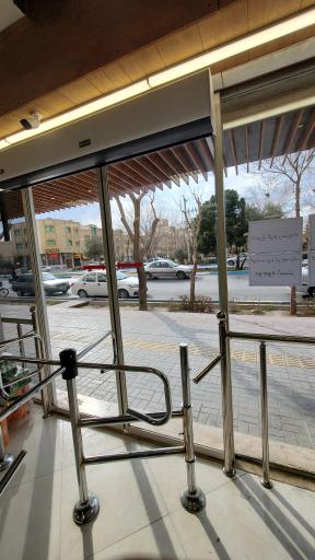 عکس فروشگاه بزرگ سادات شعبه رباط دوم