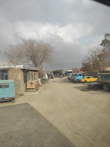 عکس گاراژ سفید آبی 