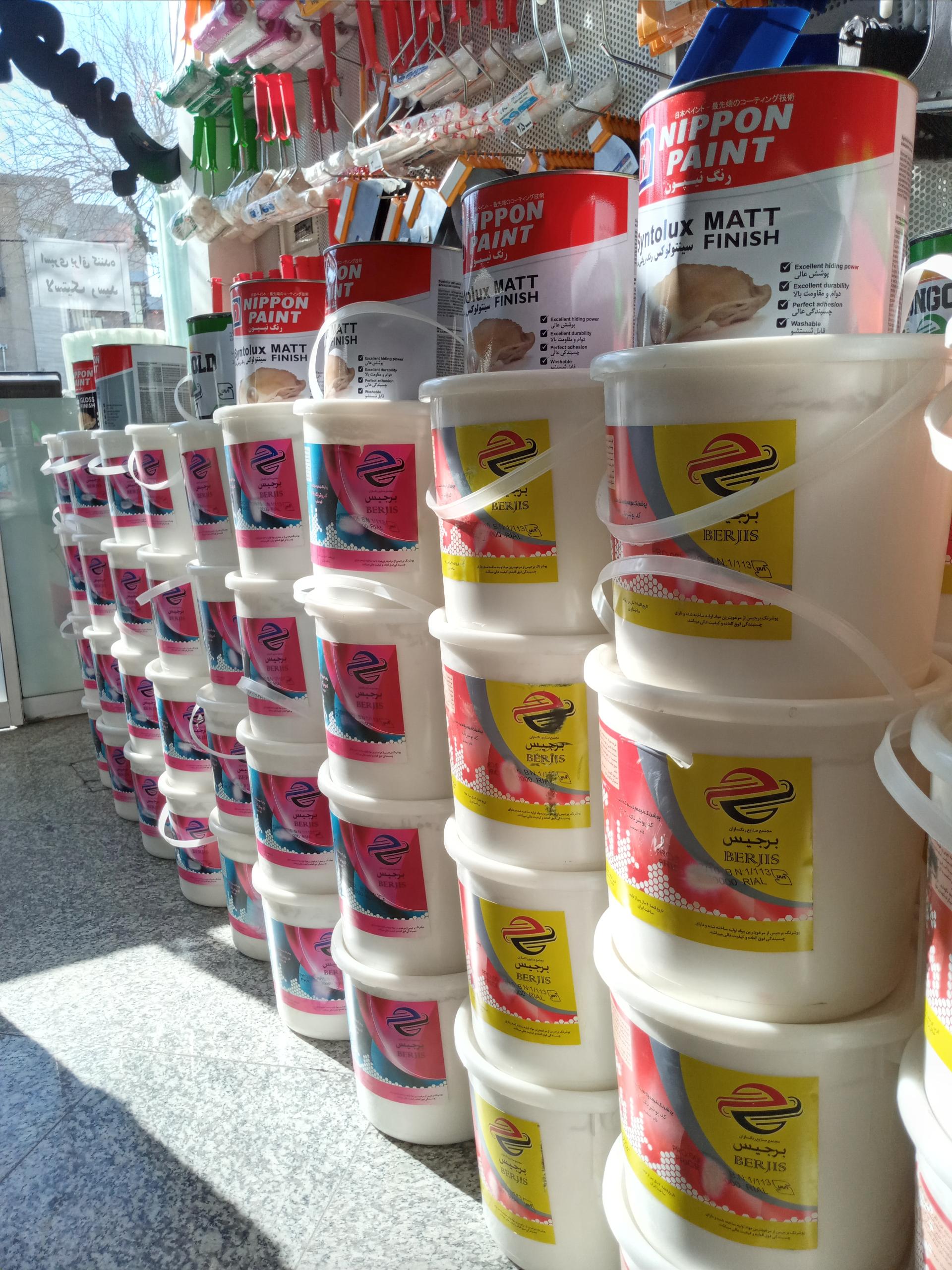 عکس رنگ و ابزار صدرا