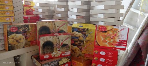 عکس کارگاه نان برنجی وکاک پزی