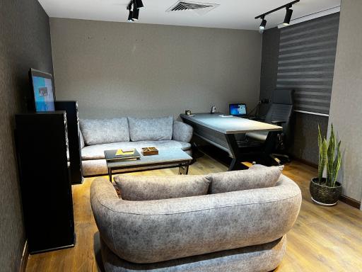 عکس استودیو کلاسیک