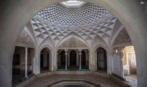 عکس عمارت شترگلو