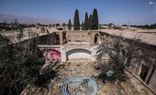 عکس عمارت شترگلو