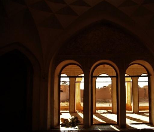 عکس عمارت شترگلو