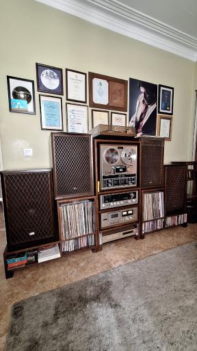عکس گالری وینیل استودیو