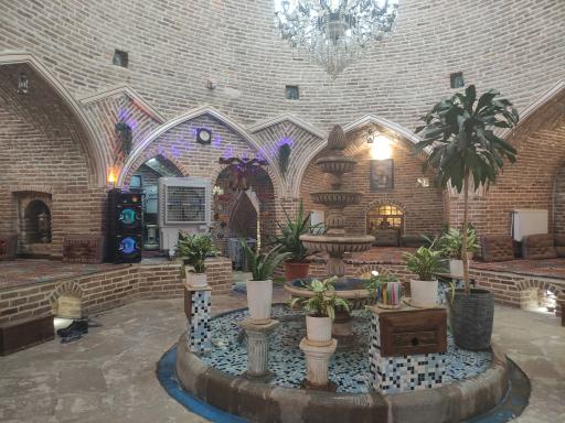 عکس سفره خانه سنتی آراد(حمام تاریخی زرهان)