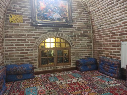 عکس سفره خانه سنتی آراد(حمام تاریخی زرهان)