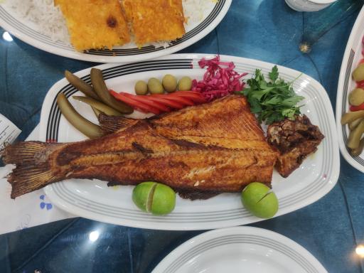 عکس رستوران گل سرخ