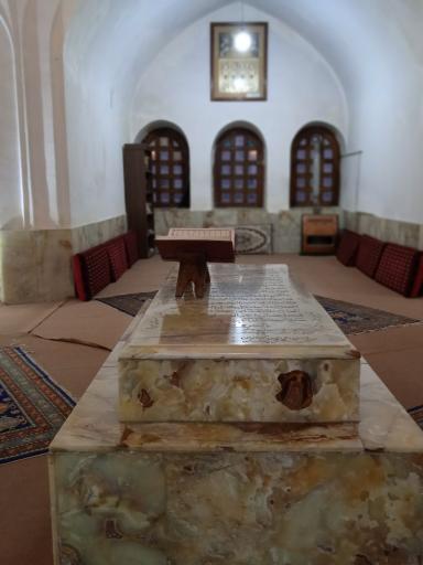 عکس آرامگاه حاج ملاهادی سبزواری