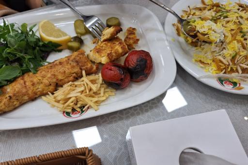 عکس رستوران و فست فود گل سرخ شعبه۲