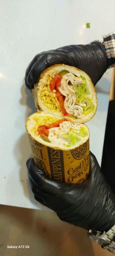 عکس پروتئینی و ساندویچ سرد ردمیت