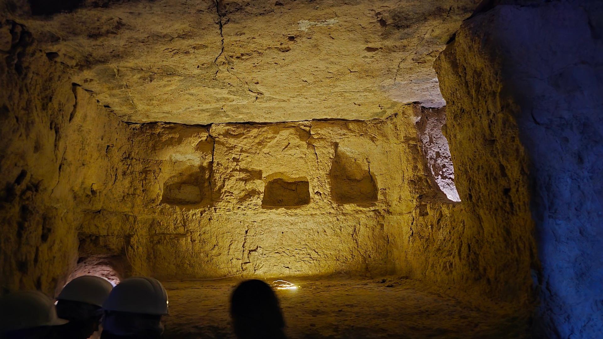 عکس شهر زیرزمینی ابرکوه