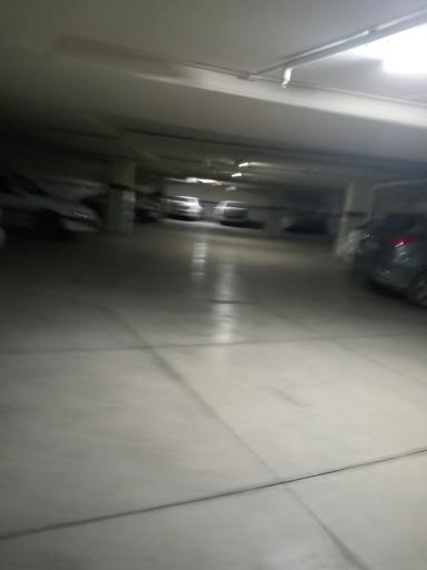 عکس پارکینگ اختصاصی برج فدک
