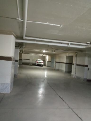 عکس پارکینگ اختصاصی برج فدک
