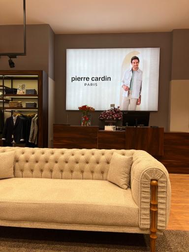 عکس پیرکاردین